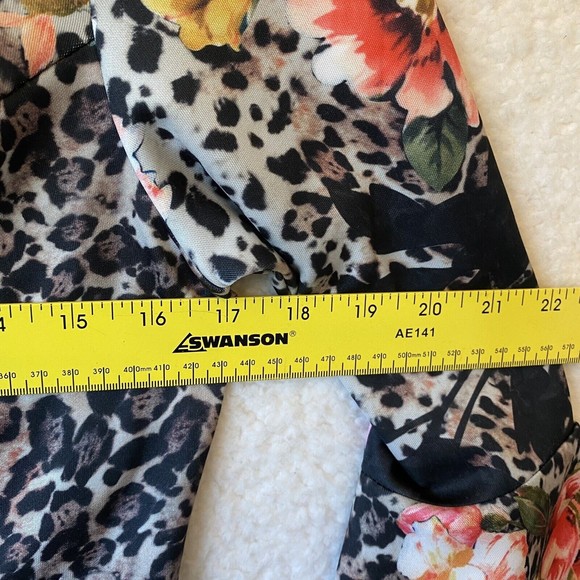 Venus Scuba Knit Floral Animal Print Stretch Dress Size Small Bell Sleeves - Picture 6 of 6